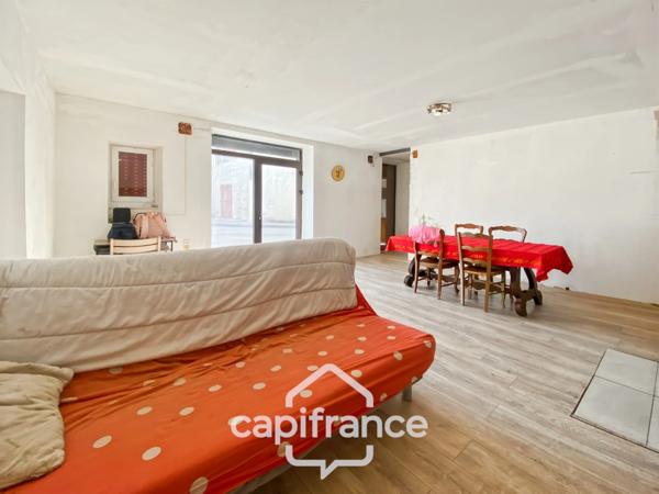 Dpt Jura (39), Maison de village à vendre BEAUFORT 39190 - maison 5 pièces