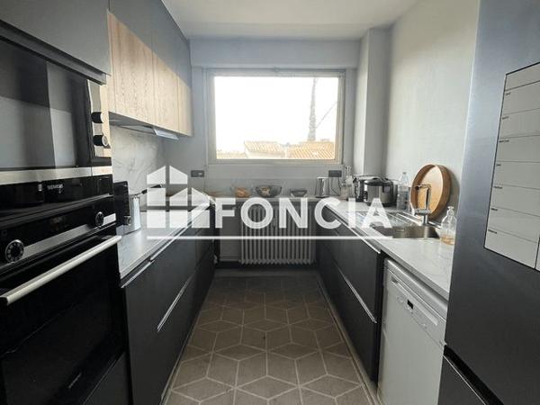 Location Appartement 6 pièces 186.9 m² - 11 RUE ERNEST PEROCHON Niort 79000