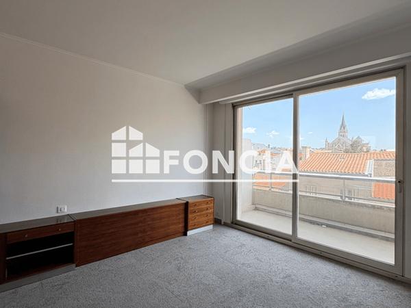Location Appartement 6 pièces 186.86 m² - 11 RUE ERNEST PEROCHON Niort 79000
