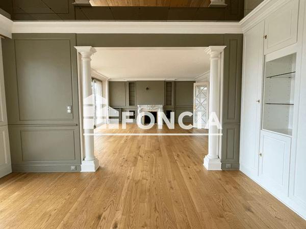 Location Appartement 6 pièces 186.9 m² - 11 RUE ERNEST PEROCHON Niort 79000