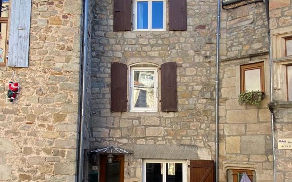 Maison à vendre    4 pièces • 93,46 m2 Largentière