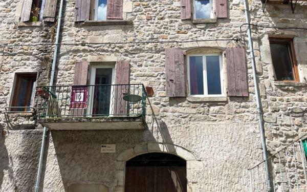 Maison à vendre    4 pièces • 93,46 m2 Largentière