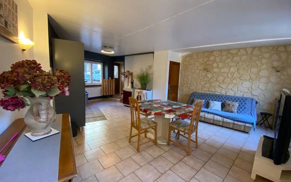 Maison à vendre    4 pièces • 93,46 m2 Largentière