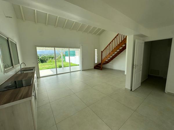 A LOUER JOLIE VILLA T4 EN DUPLEX A COLIN PETIT-BOURG