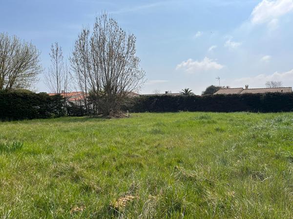 LE CHÂTEAU - TERRAIN À BÂTIR - 1269 m²
