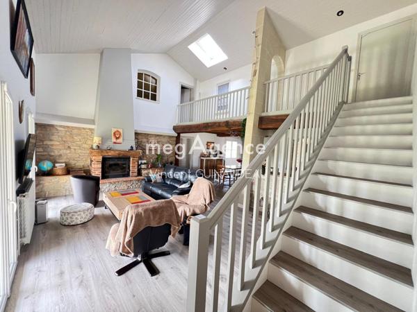 Maison à Montrevault-sur-Èvre, 49600 - 8 pièces 206m²