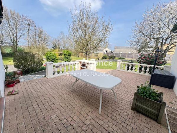 Maison à Montrevault-sur-Èvre, 49600 - 8 pièces 206m²