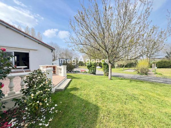 Maison à Montrevault-sur-Èvre, 49600 - 8 pièces 206m²