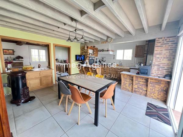 Maison à Montrevault-sur-Èvre, 49600 - 8 pièces 206m²