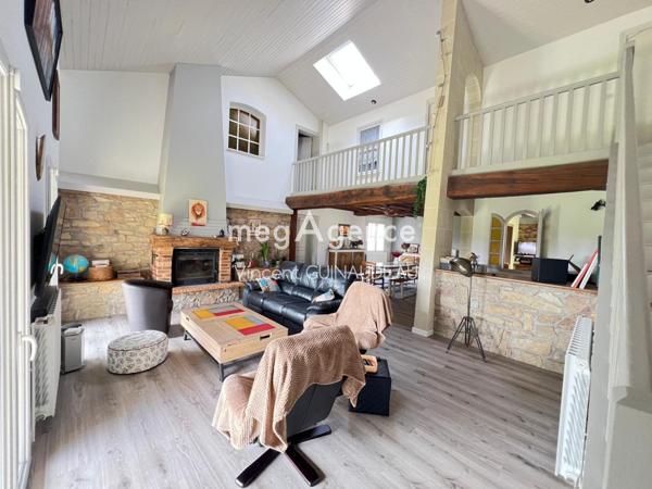 Maison à Montrevault-sur-Èvre, 49600 - 8 pièces 206m²