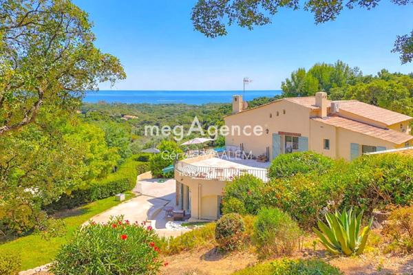 Maison à CAVALAIRE-SUR-MER, 83240 - 7 pièces 250m²