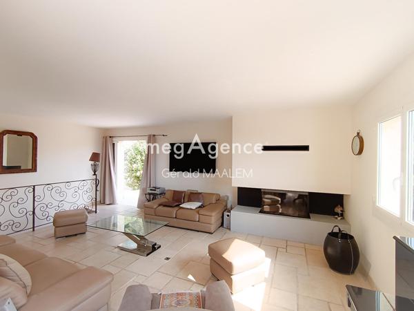 Maison à CAVALAIRE-SUR-MER, 83240 - 7 pièces 250m²