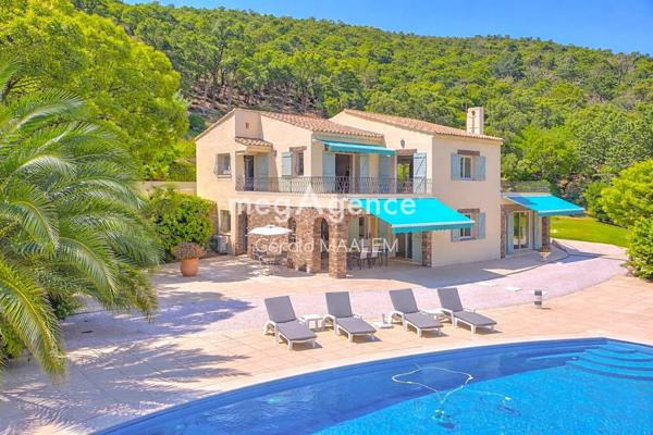 Maison à CAVALAIRE-SUR-MER, 83240 - 7 pièces 250m²