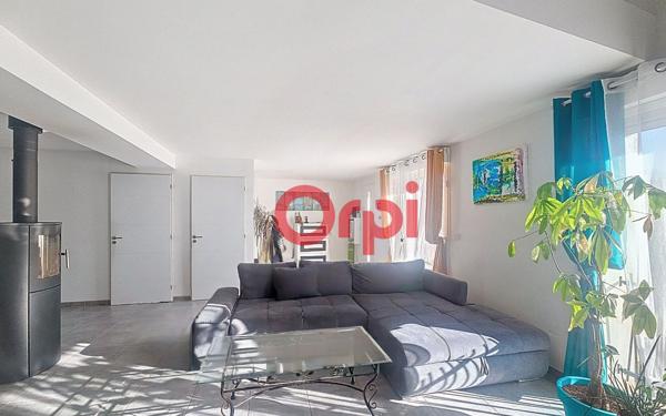 Maison à vendre    3 pièces •  Junas