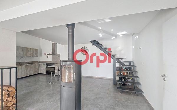 Maison à vendre    3 pièces •  Junas