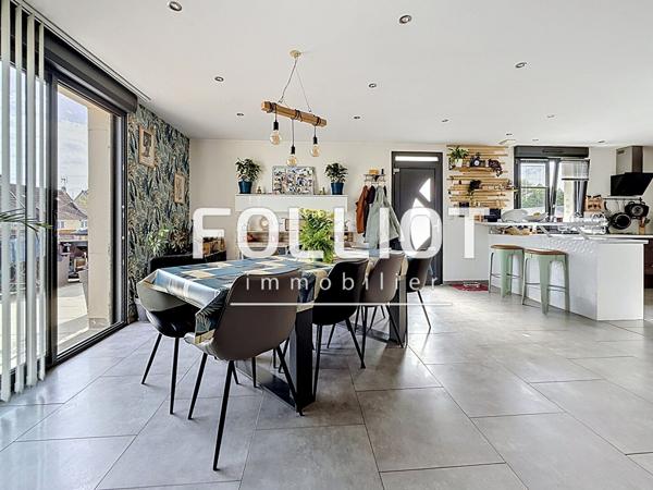 Superbe maison 7 pièces centre ville à Bréhal - À vendre