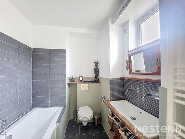 A Vendre Maison de ville de 134 m² avec terrasse et jardin au coeur de Mézin