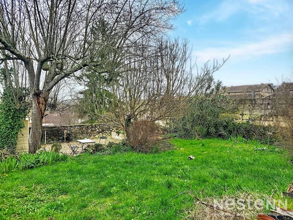A Vendre Maison de ville de 134 m² avec terrasse et jardin au coeur de Mézin