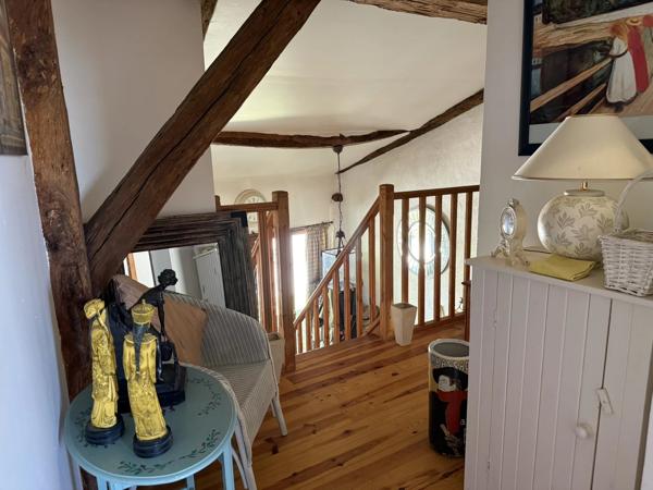 Belle maison de 3 chambres avec piscine commune