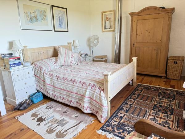 Belle maison de 3 chambres avec piscine commune