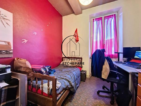 Mauléon-Licharre (64130) A vendre ensemble immobilier et fonds de commerce