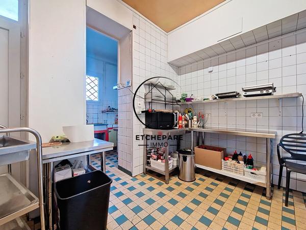 Mauléon-Licharre (64130) A vendre ensemble immobilier et fonds de commerce