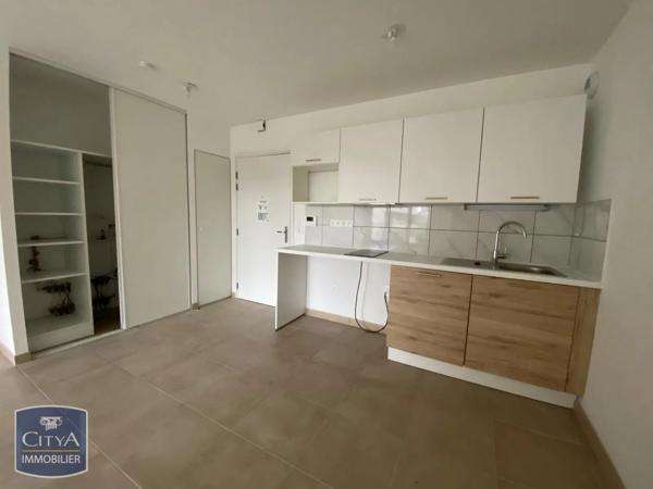 Appartement à louer 2 pièces 46.61m² Lucé (28110)