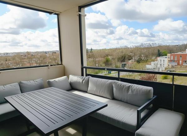 T3 avec vue dégagée sur les hauts de Ramonville