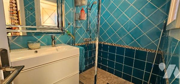 Belle Villa dominante de 3 chambres, fort potentiel, sans vis-à-vis avec piscine