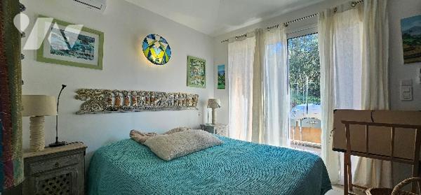 Belle Villa dominante de 3 chambres, fort potentiel, sans vis-à-vis avec piscine