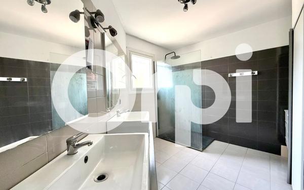 Maison à vendre    6 pièces •  Le Haillan