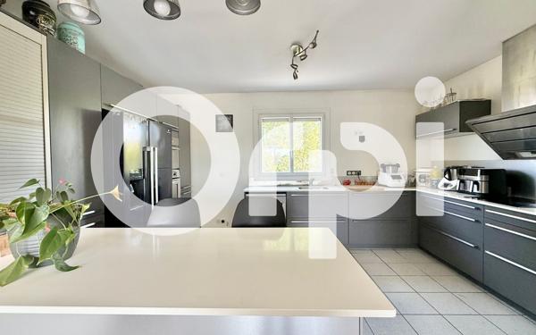 Maison à vendre    6 pièces •  Le Haillan