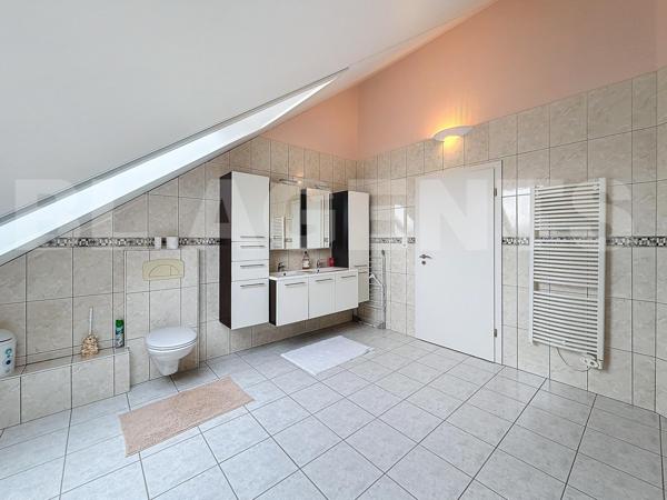 Mexy : villa contemporaine + maison indépendante avec revenu locatif. Une opportunité à saisir !