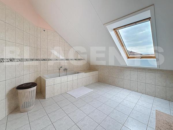 Mexy : villa contemporaine + maison indépendante avec revenu locatif. Une opportunité à saisir !