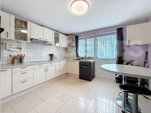 Mexy : villa contemporaine + maison indépendante avec revenu locatif. Une opportunité à saisir !