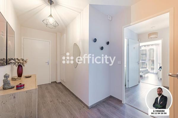 Appartement
         4 pièces
        - 94 m² 350 000 € *