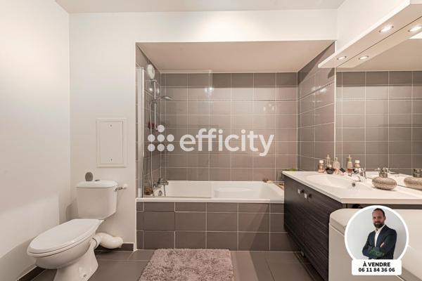 Appartement
         4 pièces
        - 94 m² 350 000 € *