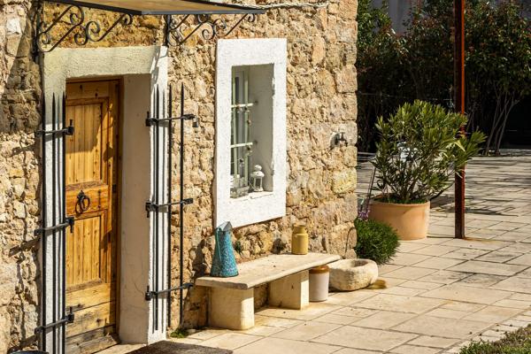 À vendre au Rouret, authentique maison de maître provençale du XIXe siècle