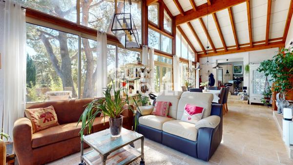 Secteur de Saint Antoine  , l'Isle-sur-la-Sorgue  - 167m² - 2450m² de terrain