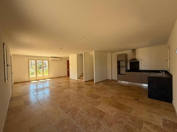 MAISON T4 - GARAGE - CLIMATISATION- JARDIN CLOTURE