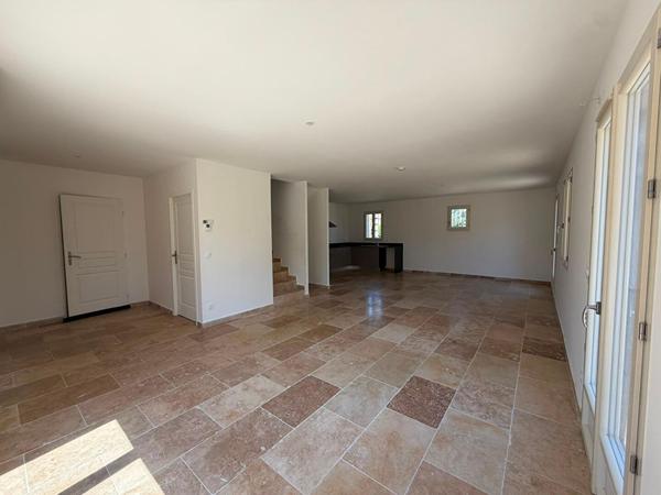 MAISON T4 - GARAGE - CLIMATISATION- JARDIN CLOTURE
