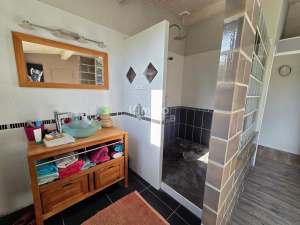 Maison plain-pied avec piscine