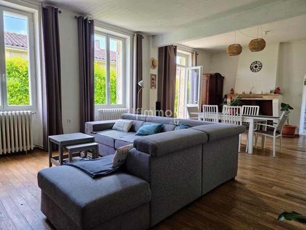 Maison plain-pied avec piscine