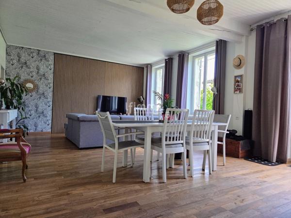 Maison plain-pied avec piscine