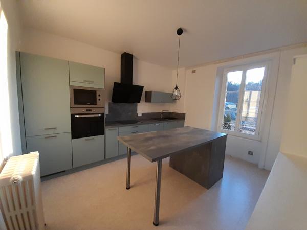 APPARTEMENT 3 PIECES 15800 VIC SUR CERE