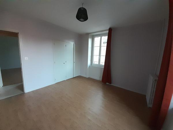APPARTEMENT 3 PIECES 15800 VIC SUR CERE