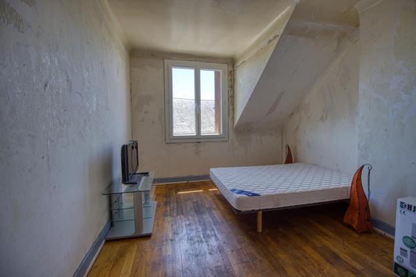 Immeuble de 154 m² au coeur de Réquista avec jardin et dépendance