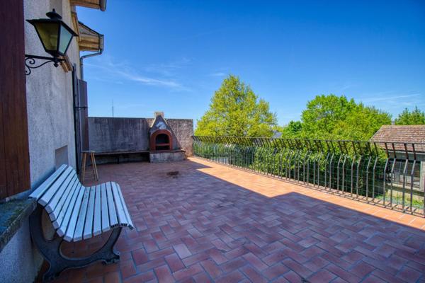 Immeuble de 154 m² au coeur de Réquista avec jardin et dépendance