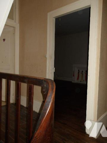 BOUSSAC-BOURG (23) CREUSE, A vendre maison de ville d'env. 108 m² avec jardin, comprenant en re...