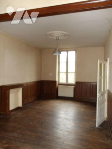 BOUSSAC-BOURG (23) CREUSE, A vendre maison de ville d'env. 108 m² avec jardin, comprenant en re...